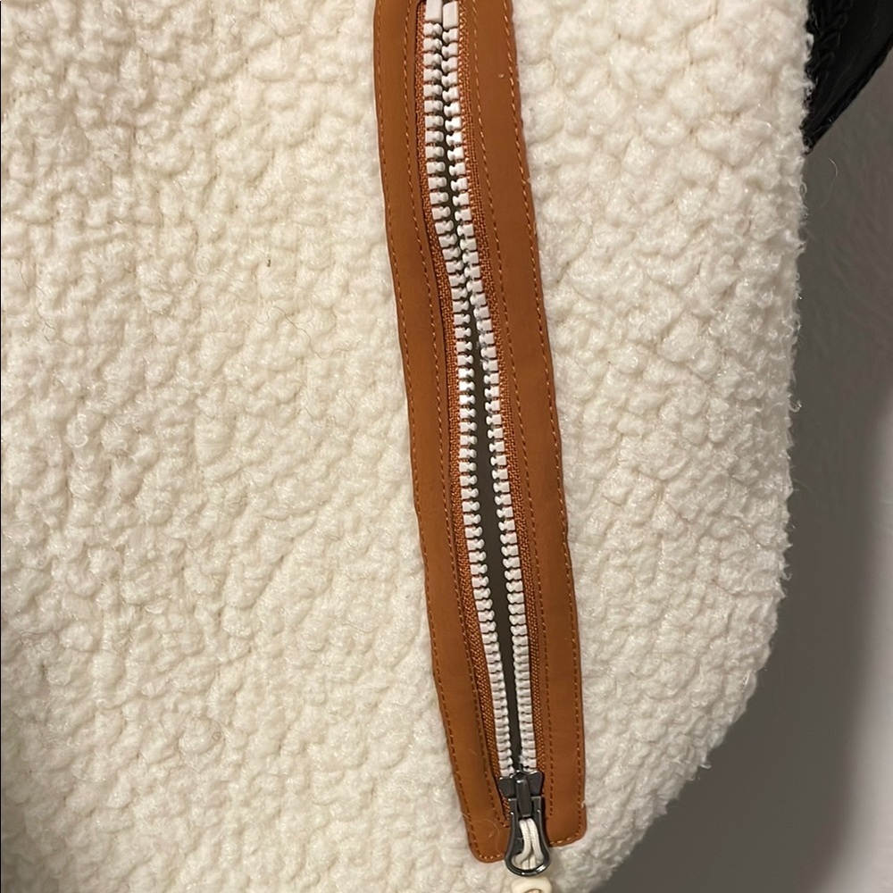 Marmot Tan and Cream Fleece Vest comfort and style - Picture 10 of 12